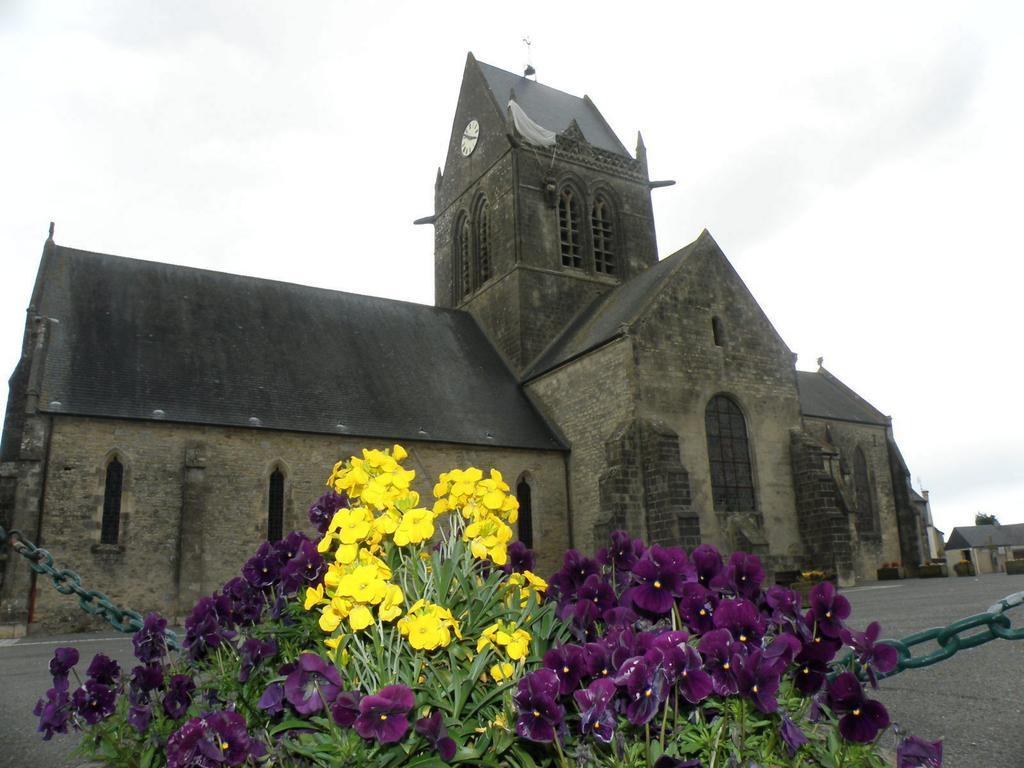 Chambres D'Hotes De L'Eglise Sainte-Mère-Église Exterior foto